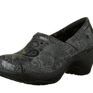 Nurse Mates Bryar Dark Gray & Black Paisley Patent Clogs Shoes Womens Sz 9M
